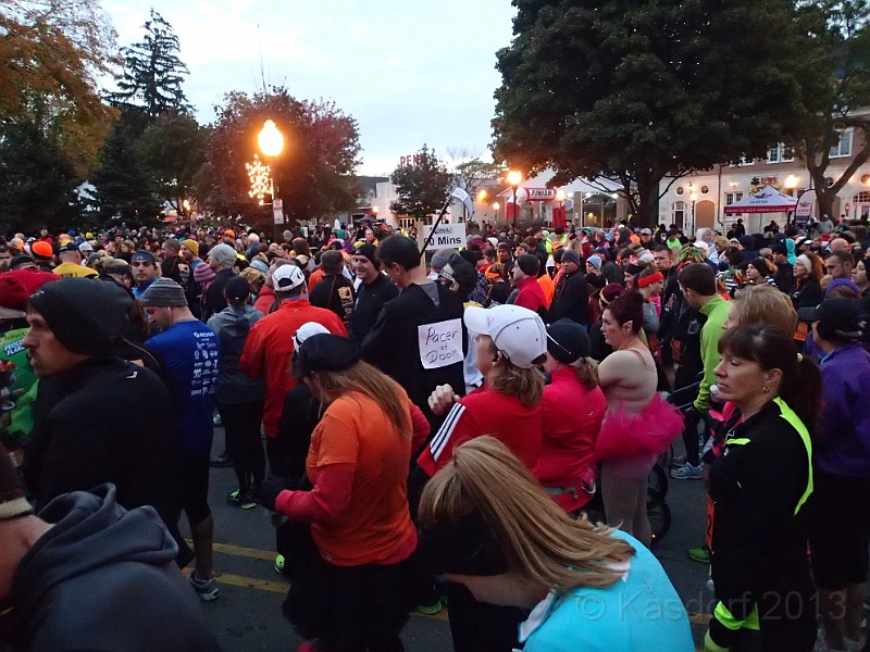 2013 Wicked 10K 110.JPG - The "Pacer of Doom" complete with sycthe. I stayed well away from him.